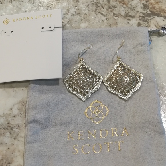 Kendra Scott Jewelry - Kendra Scott Kirsten Gold Filigree earrings